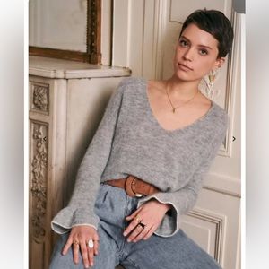 PULL FRIDE Sezane SZ xs Gray Ruffle Sleeve